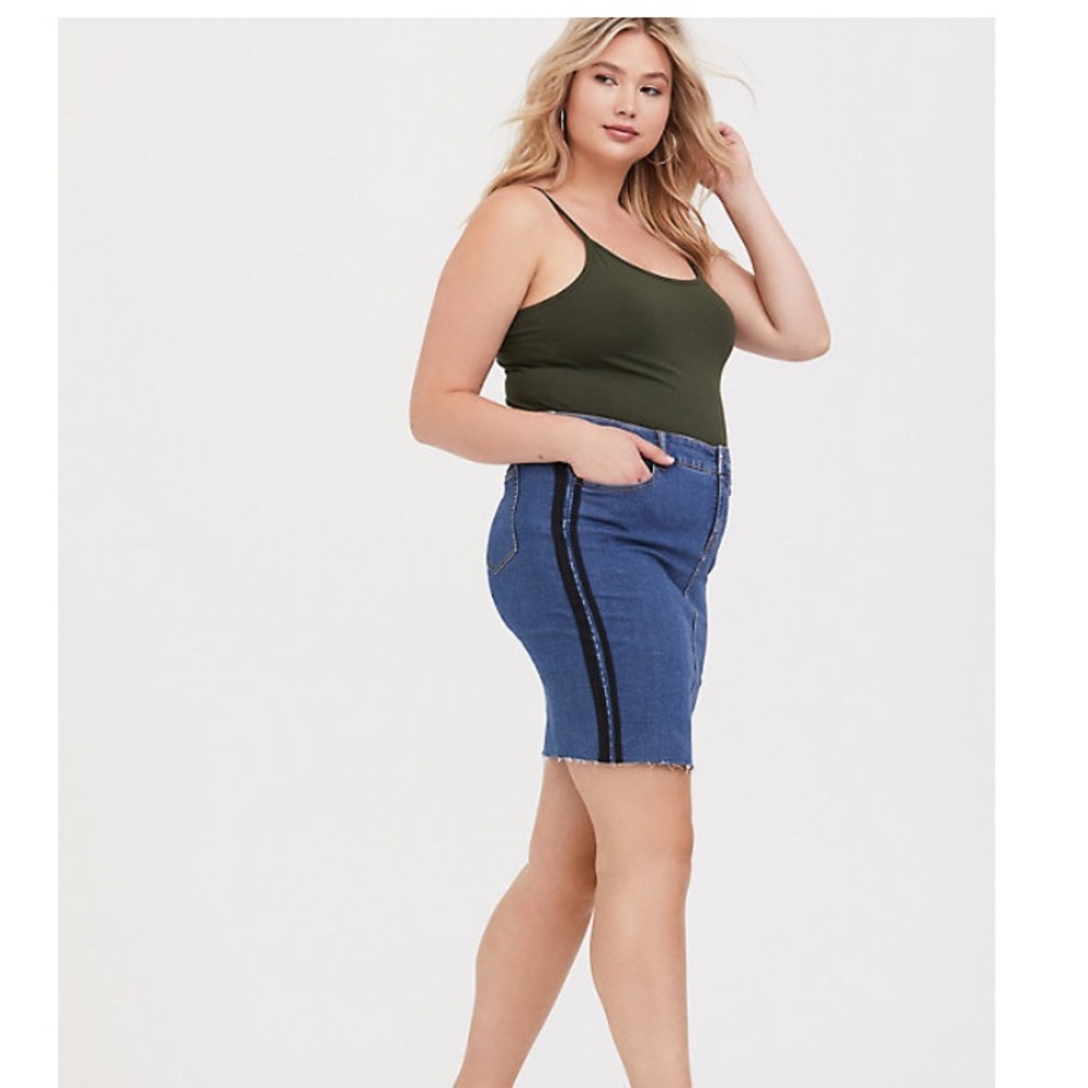 Torrid Jean stretch skirt size 18